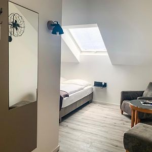 PRIMA Inn Unterkunft direkt über der Bar am Minimax